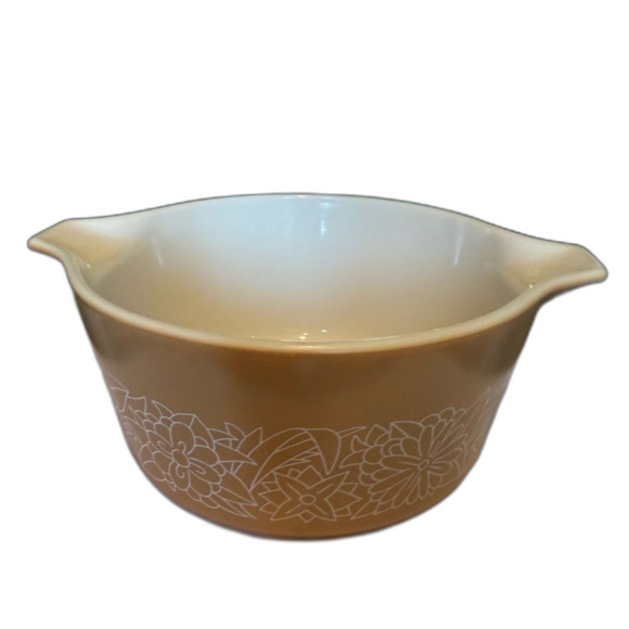 Vintage Pyrex Woodland Casserole Dish 474B Light Tan No Lid - Picture 2 of 9